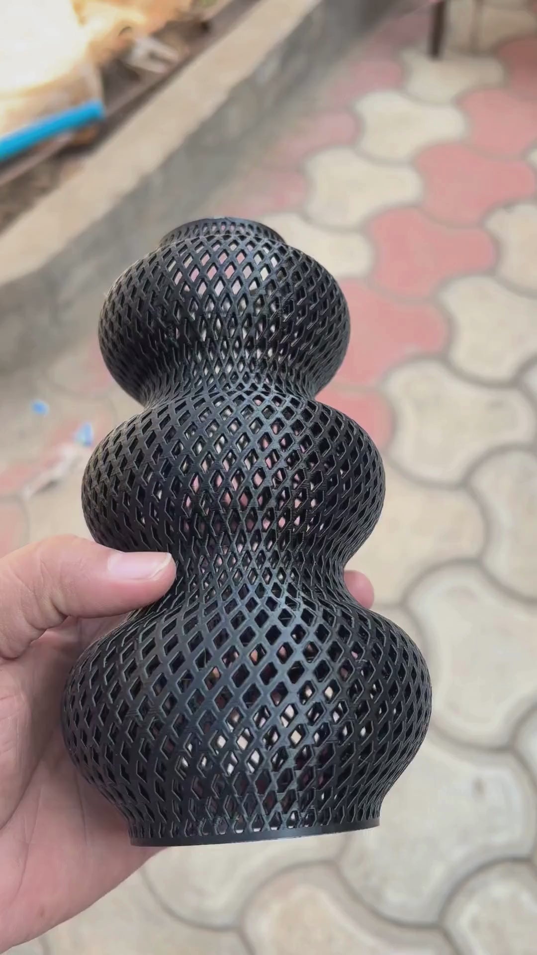 Moroccan-Style Mesh Tealight Holder with 3 Tealights